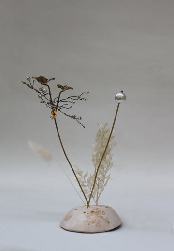 Gardenia branch pebble piece